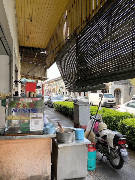 Mayloon Cafe