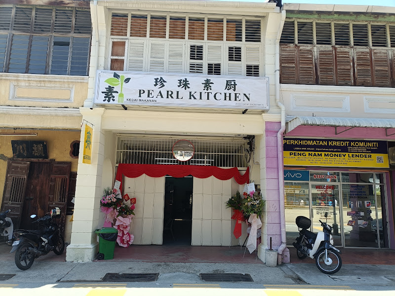 Pearl Kitchen (Little Yellow House)