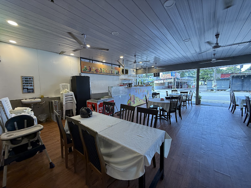 D’FERINGGHI TANDOORI HOUSE ( Pakistani, Indian, Western & Arabic )