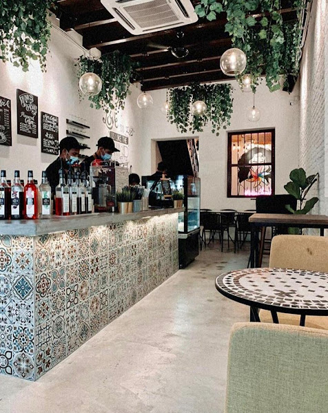 PINWHEEL RESTO CAFE