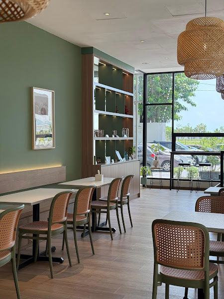 Six Spring Vegetarian Cafe