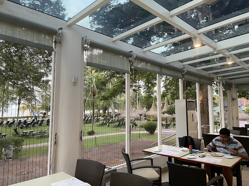 Garden Cafe at Golden Sands Resort - Penang